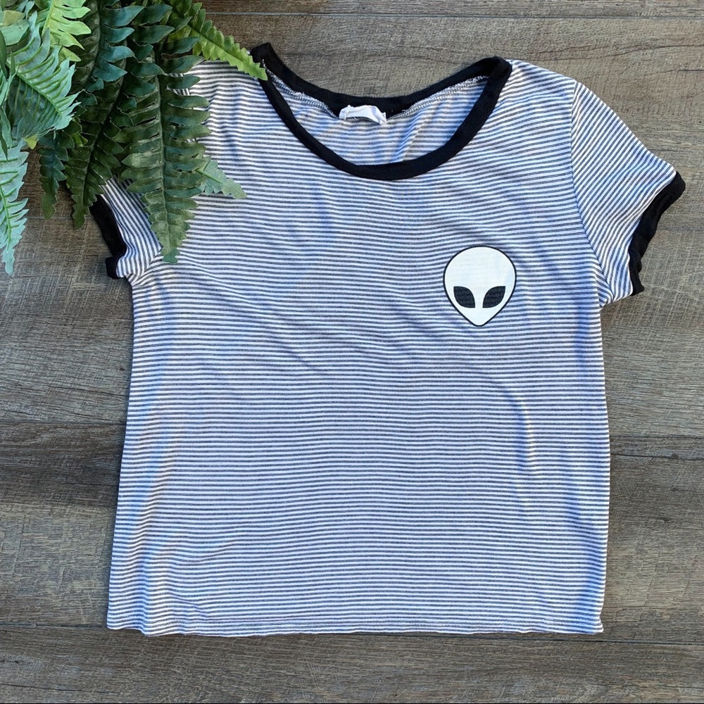 💙💙Peaches & Cream Black/White Striped Alien Top